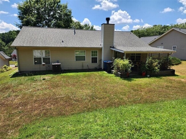 Building Photo - 84 Amelia Garden Way SE