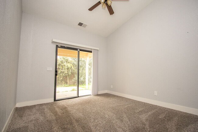 Building Photo - Coming Soon!! Cozy 3-Bedroom, 2-Bath Home in Modesto