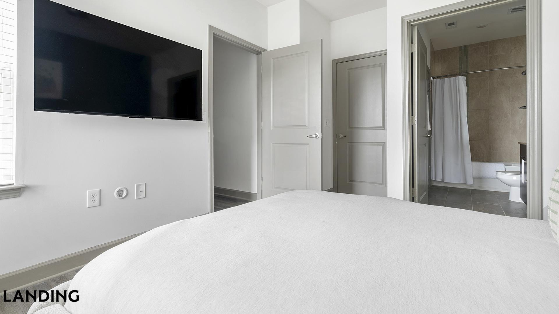 Building Photo - 11010 Northlake Landing Dr