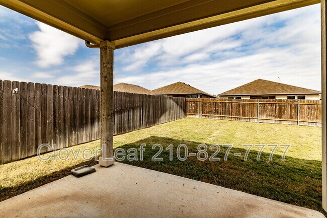 Building Photo - 825 Gerardia Ct