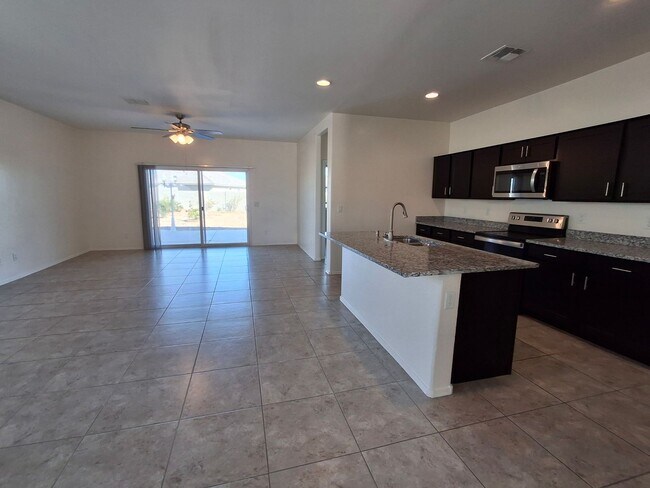 Building Photo - 3560 N Mia Ln