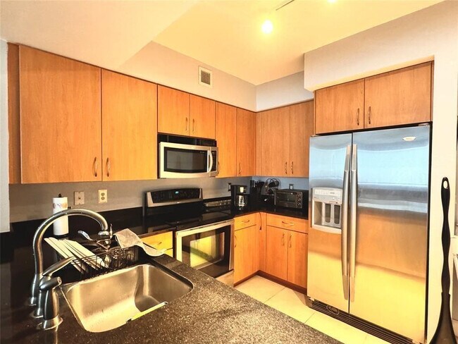 Building Photo - 1830 Radius Dr