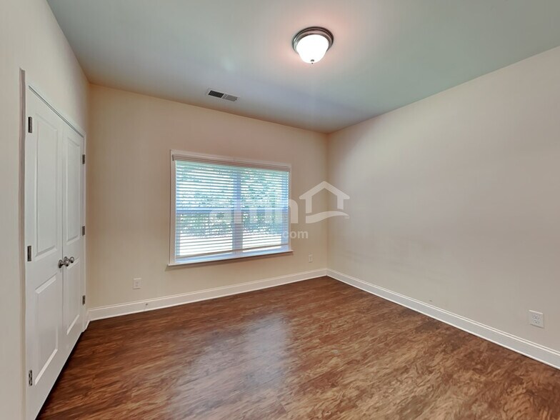 Building Photo - 1022 Monitor Ct