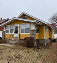 Building Photo - Bright West End Home with Enclosed Porch, Fenced Yard & Garage