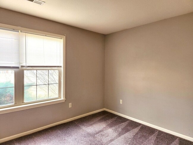 Building Photo - 313 Bay Pointe Ln