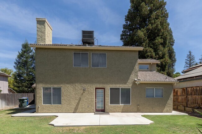 Building Photo - 953 E Buckhill Rd