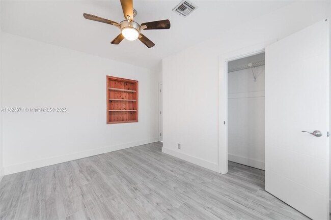 Building Photo - 6290 SW 70th St
