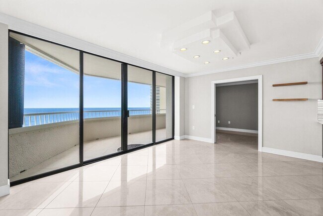 Building Photo - 5070 N Ocean Dr