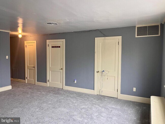 Building Photo - 27 N Hanover St