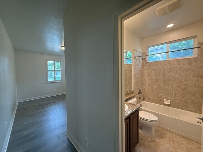 Building Photo - Huge Home in Anatolia Village!