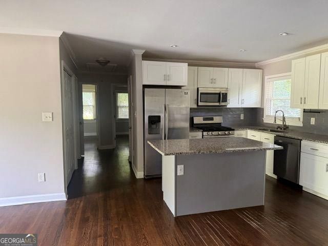 Building Photo - 3155 Beech Dr