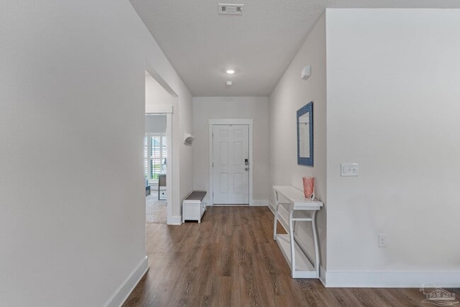 Building Photo - 5978 Forest Bay Ave