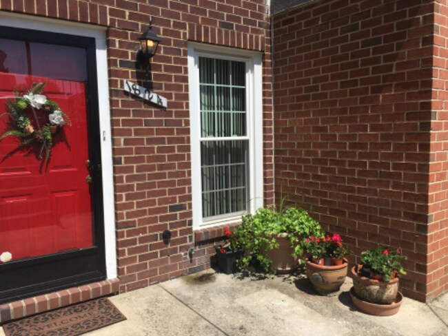 Building Photo - 1824 Bronzegate Blvd