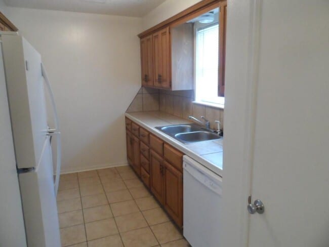 Building Photo - 120 NE 12th St