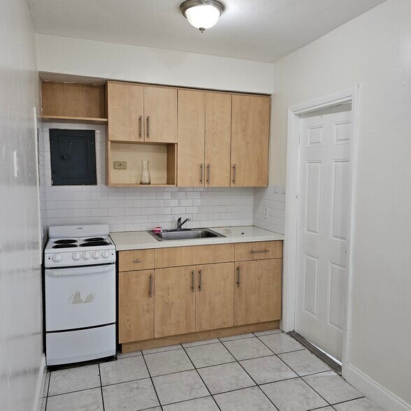 Building Photo - 535 SW 4th St