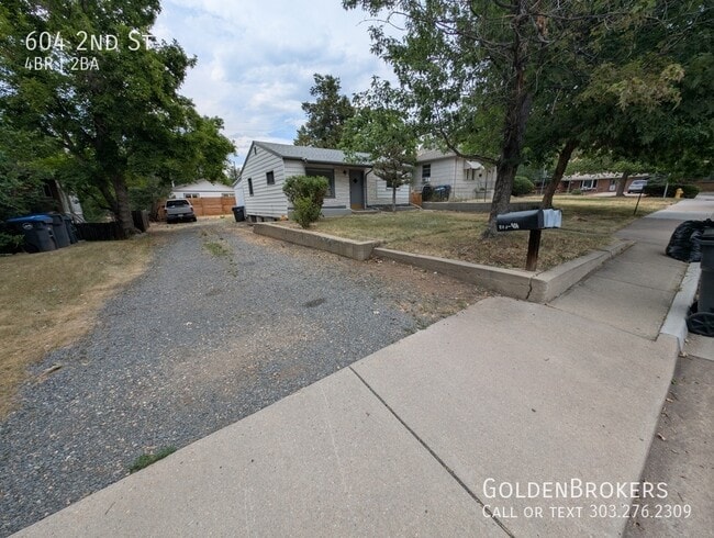 Building Photo - 604 2nd St