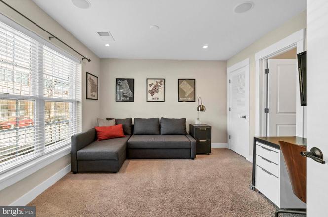 Building Photo - 3613 Fleet St