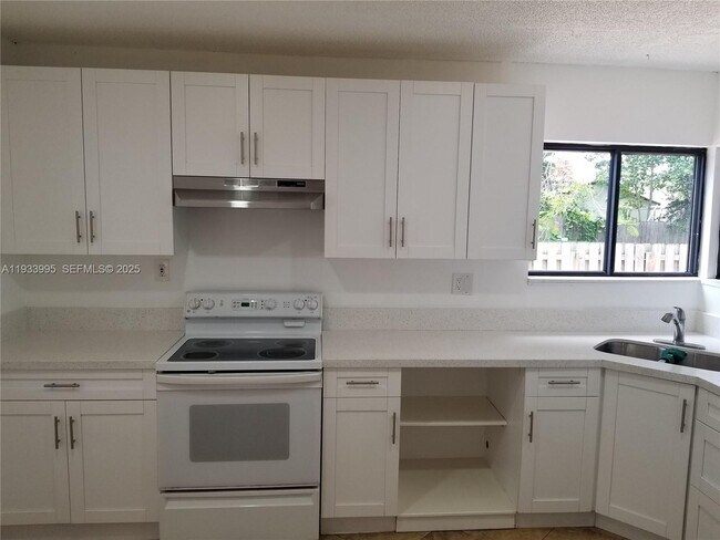 Building Photo - 9535 SW 148th Ave Cir E