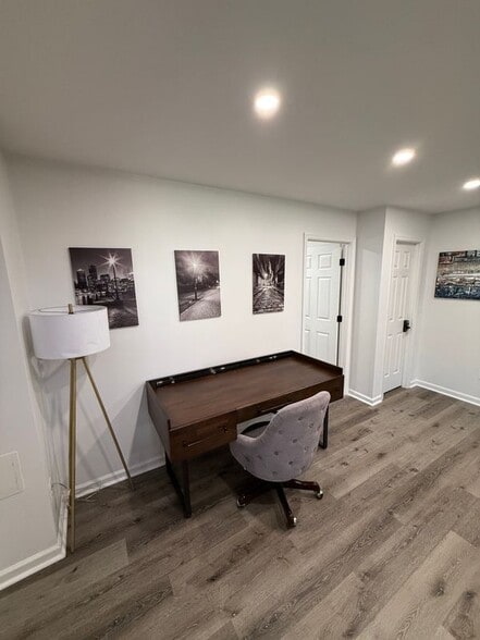 Building Photo - 45010 University Dr