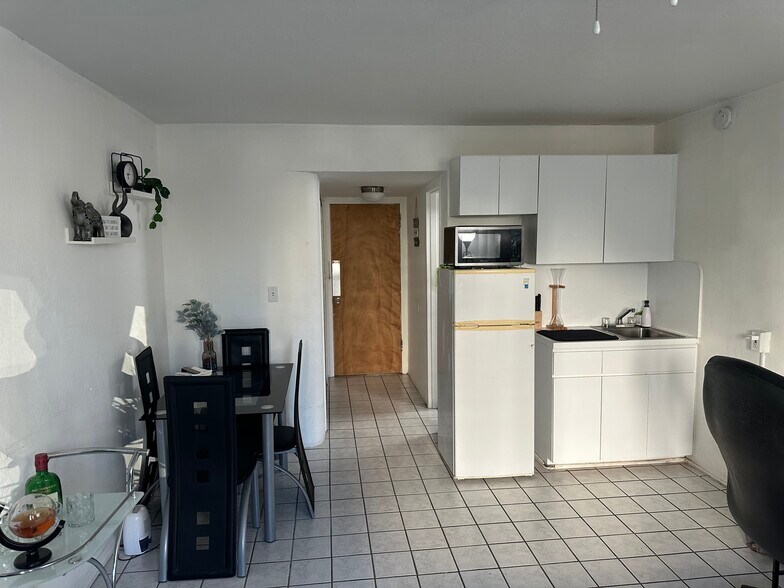 Building Photo - 6484 Indian Creek Dr