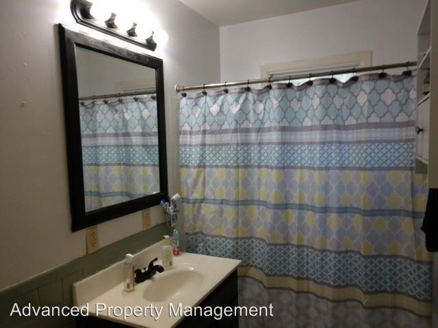 Building Photo - 5 br, 2 bath House - 1944 Hayes Drive