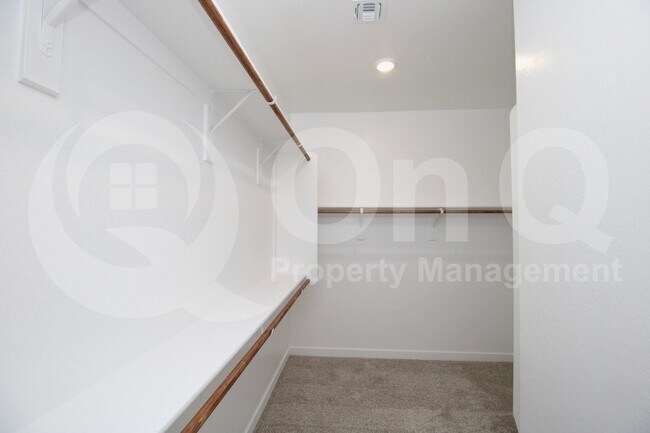 Building Photo - 23097 E Saddle Way