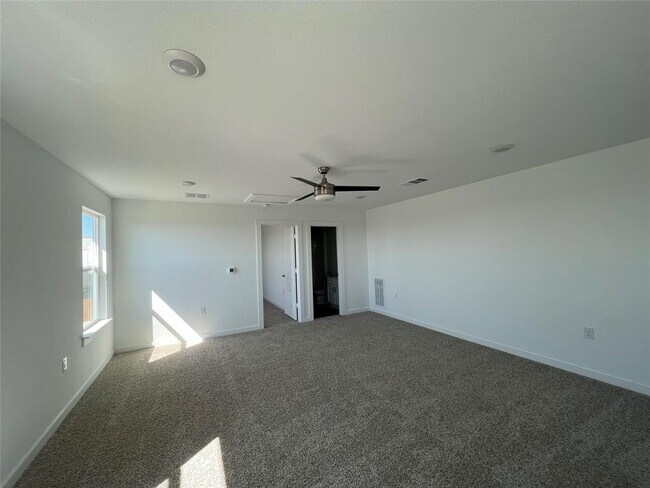 Building Photo - 13820 Lubeck Dr