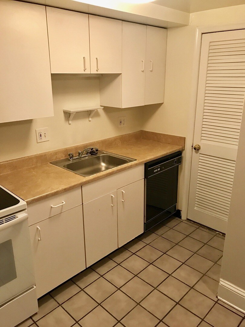 Building Photo - 1755 Church St NW