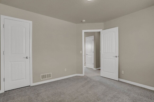 Building Photo - 2688 Sierra Springs Dr