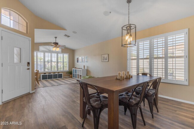 Building Photo - 1823 W Remington Dr