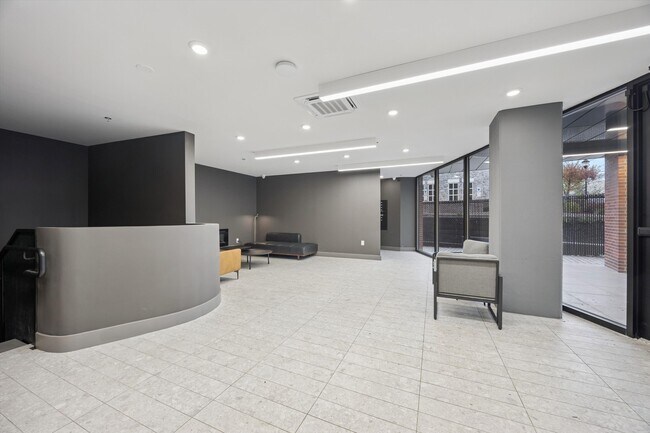 Building Photo - 6910 Ridge Ave