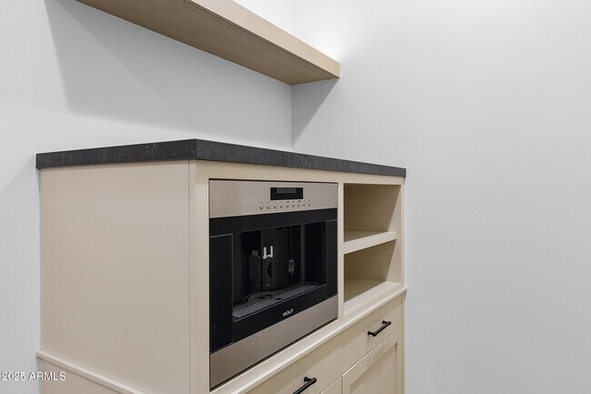 Building Photo - 5841 N Echo Canyon Cir