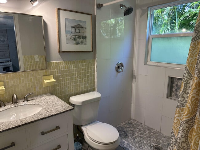 Building Photo - 1258 Beach Rd