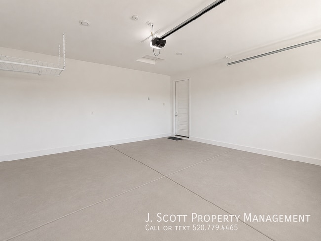 Building Photo - 23080 E Stacey Rd
