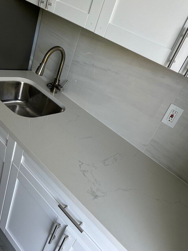 Building Photo - 535 73rd St