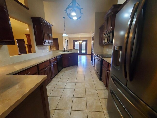 Building Photo - 2802 NE Scottsdale Cir