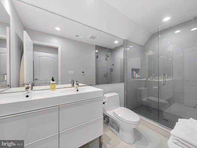 Building Photo - 11701 Winterset Terrace