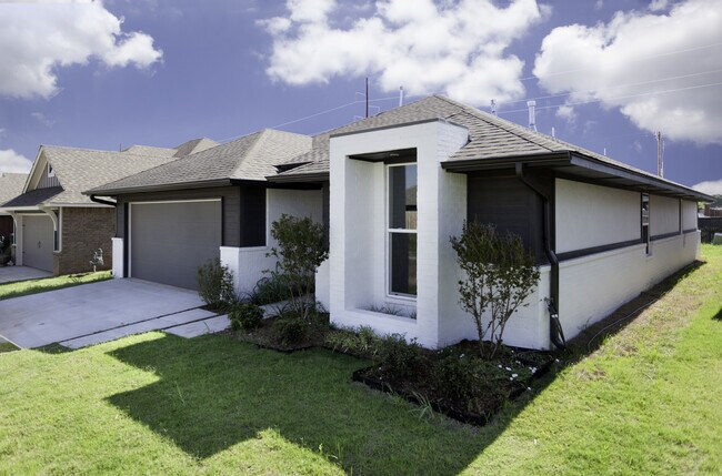 Building Photo - Stylish, Modern, Nearly New | 4-Bed | 2-Bath | Deer Creek Schools