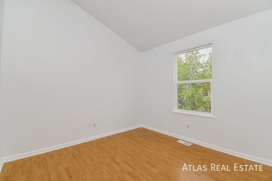 Building Photo - 8560 Ilex Dr