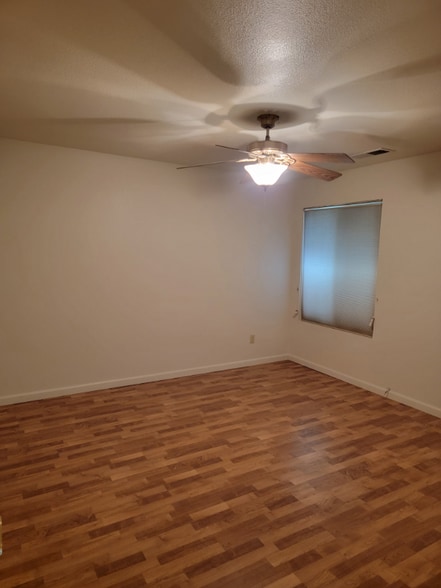 Building Photo - 1550 Sterling Dr