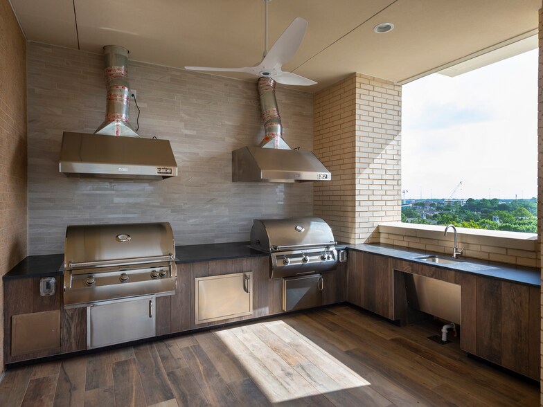 The McAdams at Memorial City 12000 Barryknoll Ln Houston TX 77024