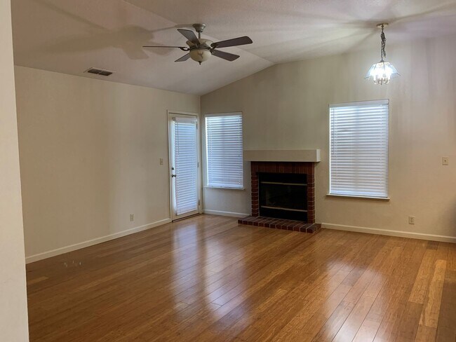 Building Photo - OPEN HOUSE! SATURDAY, MAY 30 @ 11AM - 1PM