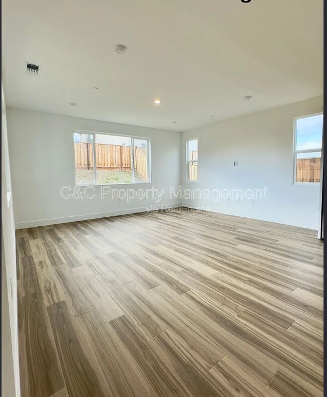 Building Photo - 2782 Old Larks Ln