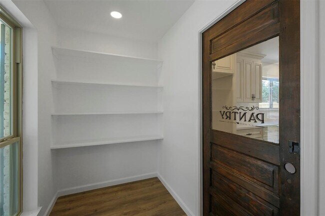 Building Photo - 2742 Triway Ln