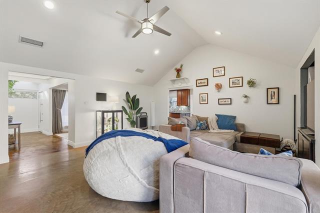 Building Photo - 1617 Oak Creek Dr