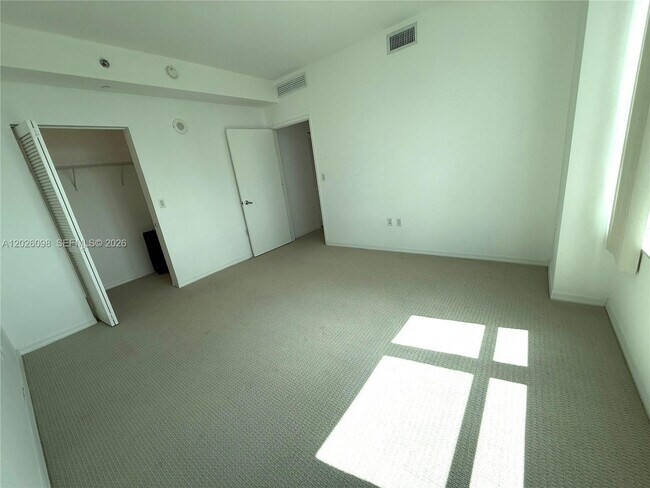 Building Photo - 951 Brickell Ave