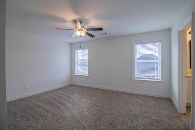 Building Photo - 83 Ivy Lp