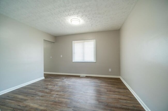 Building Photo - 2200 Homestead Dr