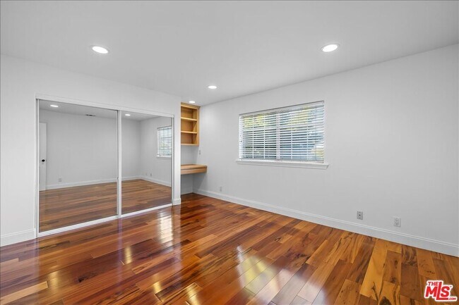 Building Photo - 1561 3rd St