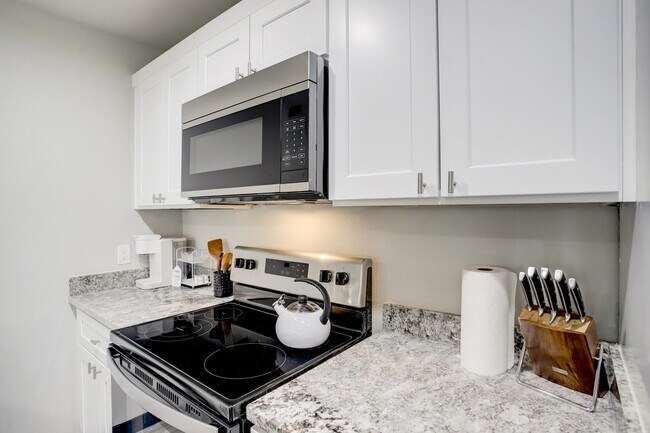 Building Photo - 3448 Elgin St